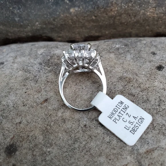 White Gold Rhodium Plated Cubic Zirconia Ring NWT - Picture 4 of 7